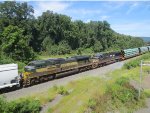 NS 1068 Erie heritage unit as a mid-train helper on 15T